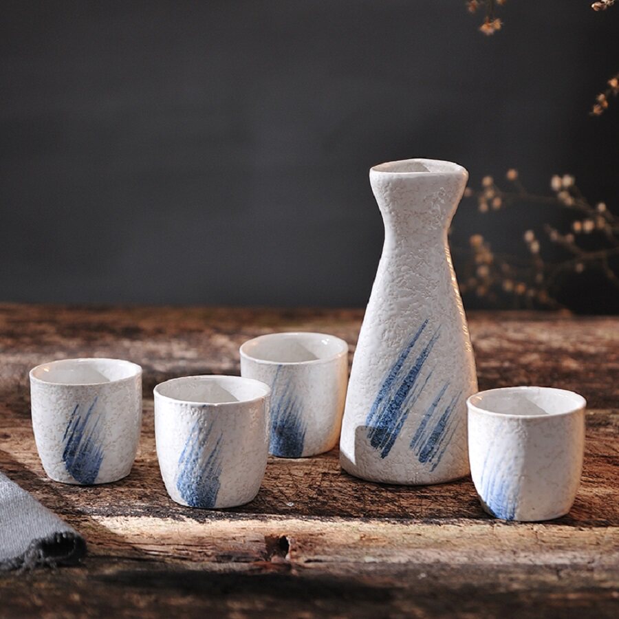 和风家用清酒酒器手绘釉下彩陶瓷酒具套装小酒盅分酒器白酒杯酒壶
