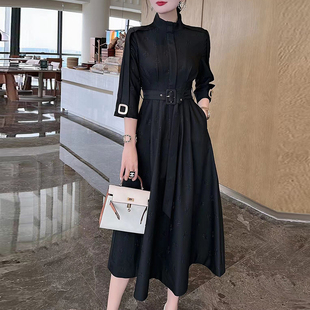 迪蔓卡风衣外套裙女2026年春秋新款修身显瘦简约时尚高质感连衣裙