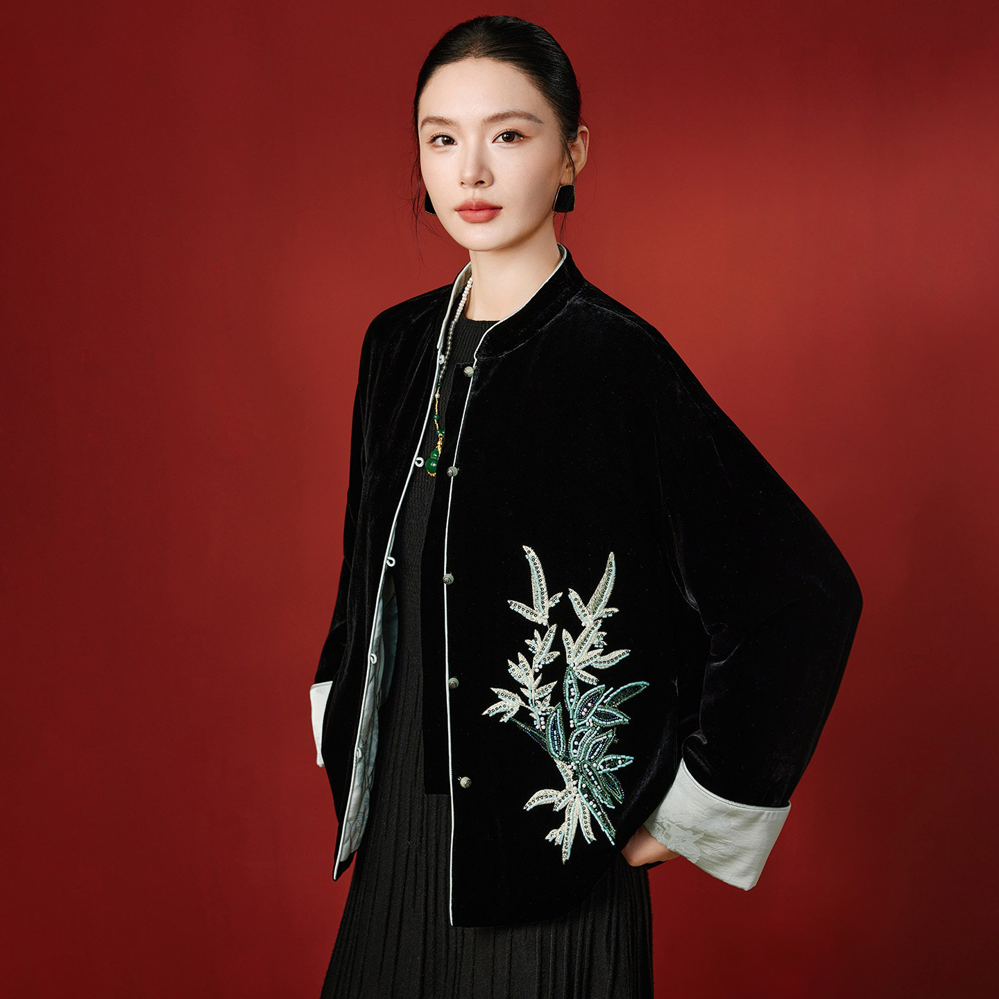 迪蔓卡秋冬新中式轻薄刺绣棉服女
