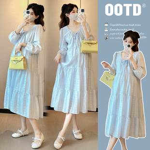 实拍新款孕妇装秋季韩版简约时尚宽松显瘦大码连衣裙中长款