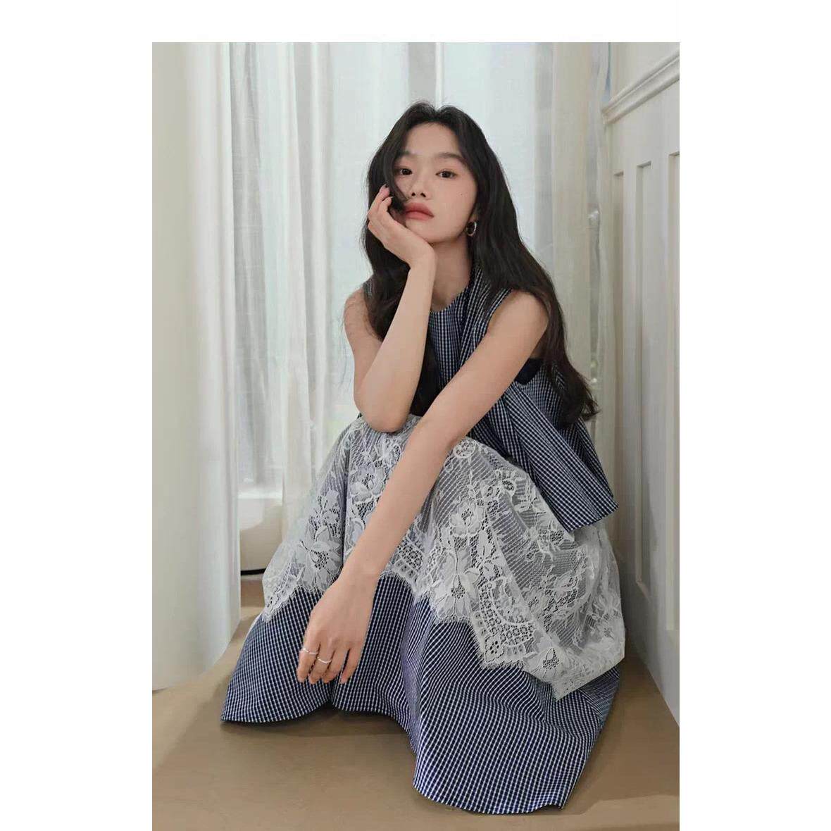 蓝色条纹蕾丝背心裙无袖收腰连衣裙2026夏季新款女法式长裙子