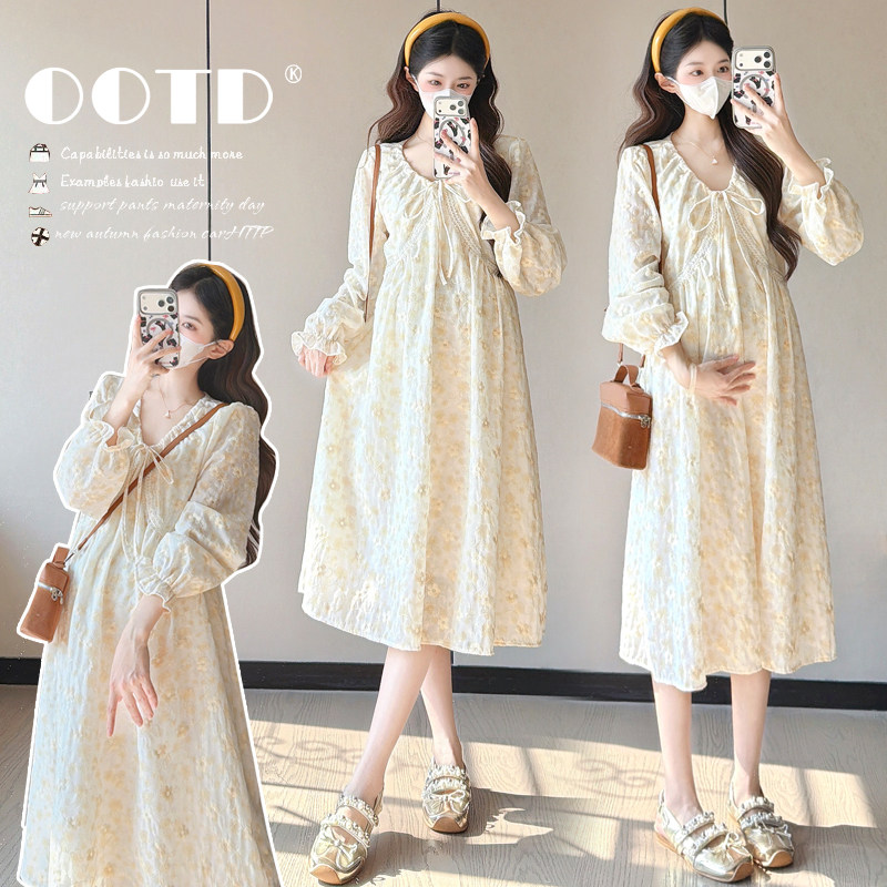 实拍现2026春季新款提花刺绣孕妇装大码韩版宽松显瘦中长款连衣裙
