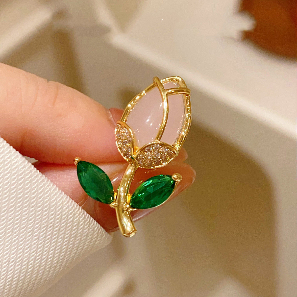 超美韩版高档简约粉色郁金香领口防走光领针气质时尚胸针别针