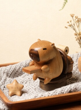 手工实木卡皮巴拉毛绒挂件