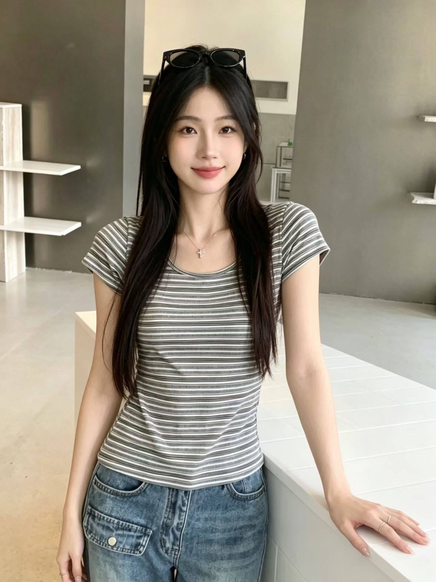 E念8797纯欲风后背镂空绑带T恤正肩U领条纹短袖百搭辣妹短款上衣