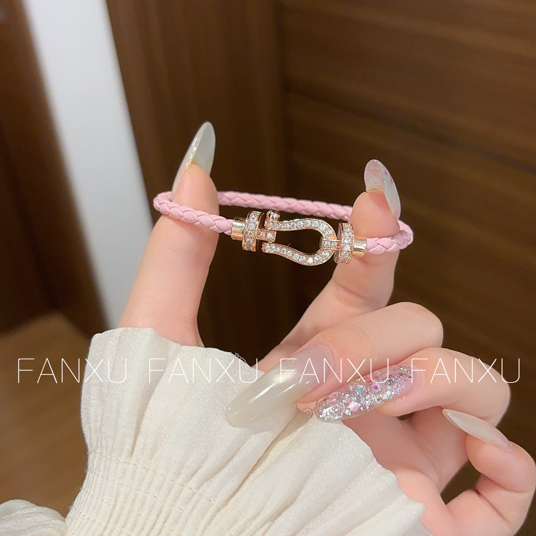 FANXU 法式镶满钻玫瑰金马蹄扣手链粉色手镯