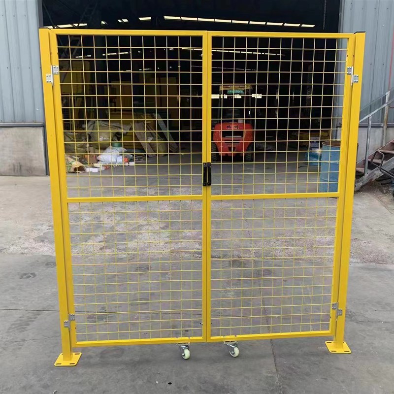 无缝中镶车间冲孔板仓库隔离网冲孔机器人设备安全围栏铁丝网护栏