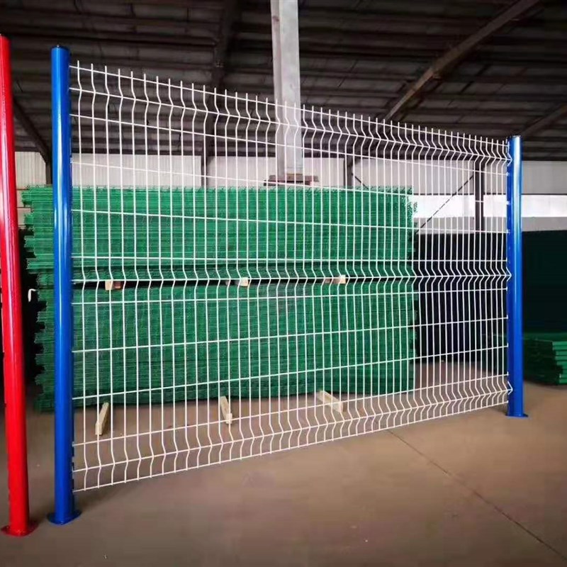 桃型柱高速公路护栏小区花园围墙铁丝网户外绿色白色钢丝防护围栏