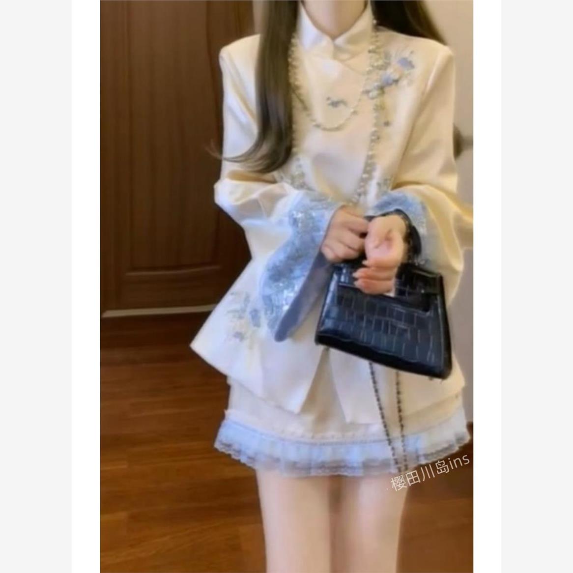 新中式国风刺绣立领长袖连衣裙