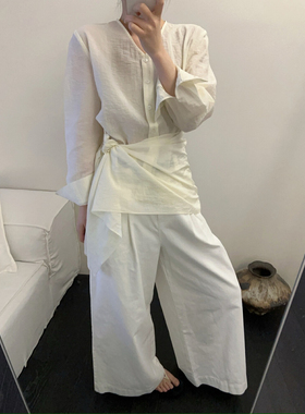 【ENJOYABLE】设计感舒适时尚小衫(配围脖)(灰色即黑色)EN90490#