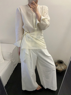 【ENJOYABLE】设计感舒适时尚小衫(配围脖)(灰色即黑色)EN90490#