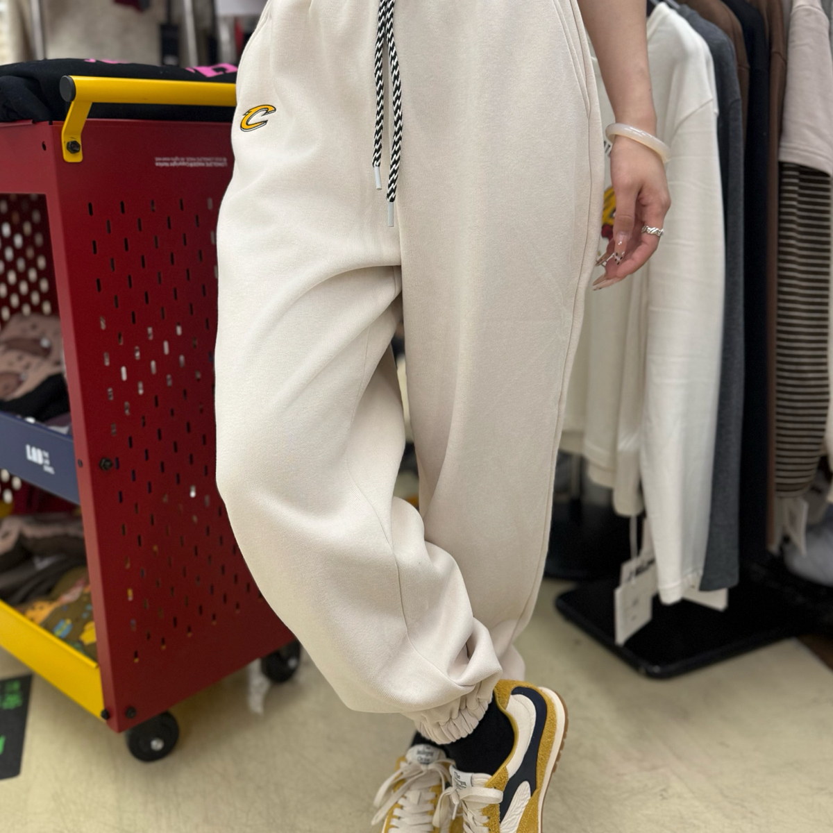 韩货内里复合银狐绒刺绣C字母束脚休闲卫衣裤