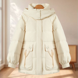 【爱】 飘绳口袋内腰抽绳连帽插肩袖羽绒服151~冬季新款女装