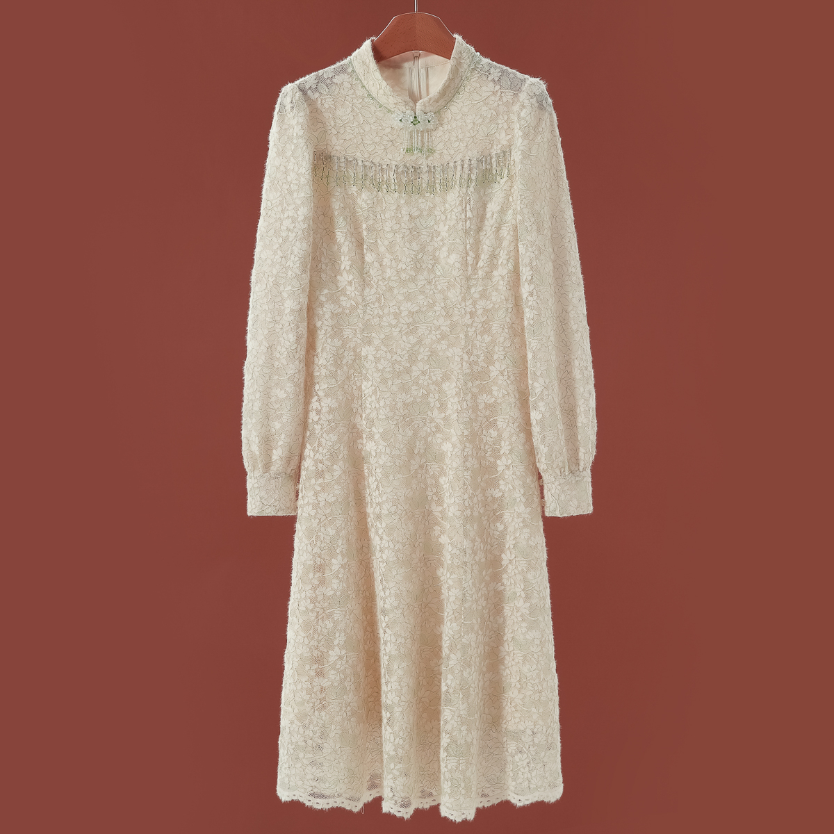 专柜1199 88%锦纶【蕾】冬装 串珠流苏改良旗袍加绒连衣裙360