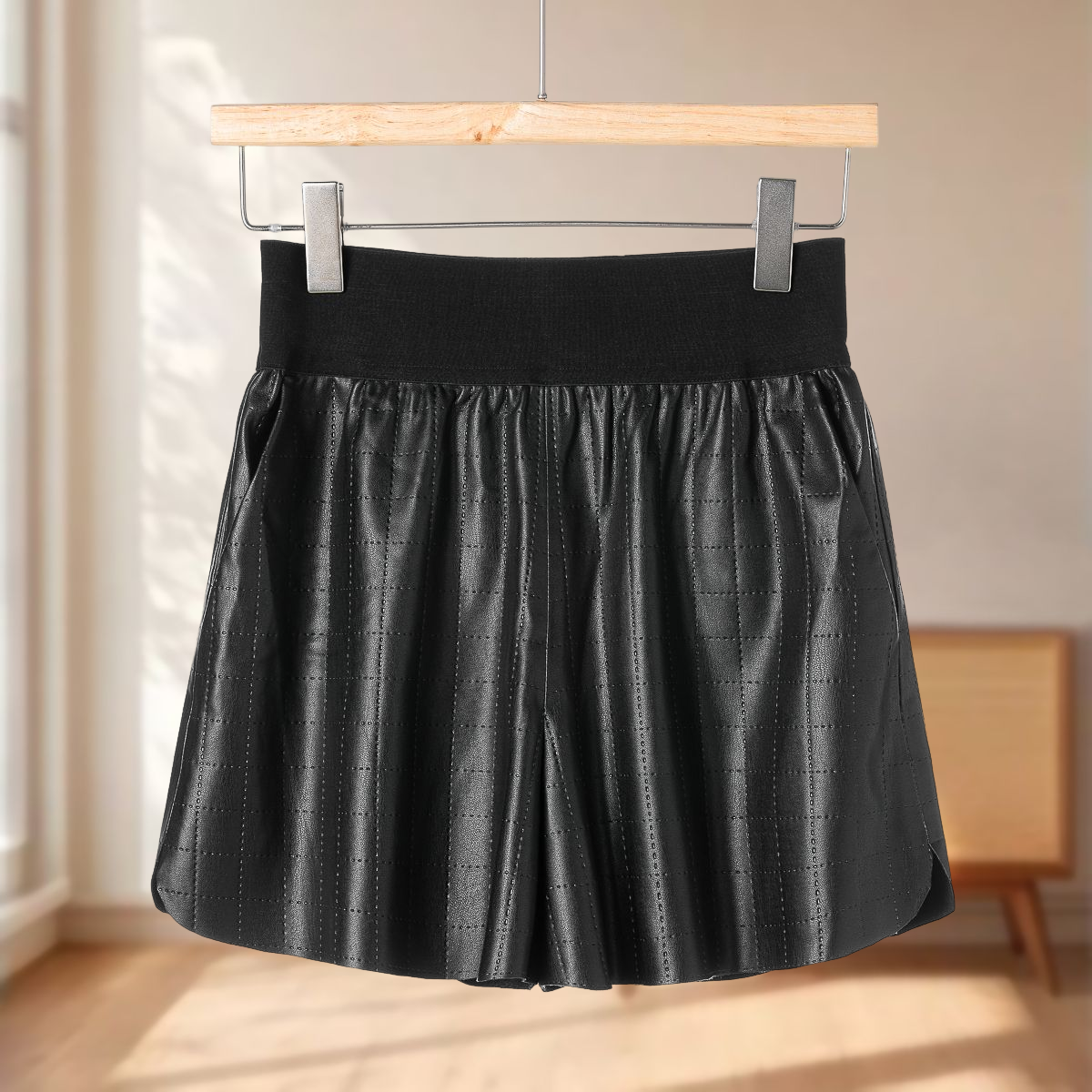 【蒂】百搭版型正松紧腰PU革阔腿休闲短裤147~冬季新款女装