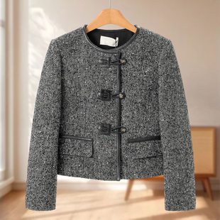 专柜1199 43%绵羊毛【文】冬装 皮质压边假口袋短毛呢外套101