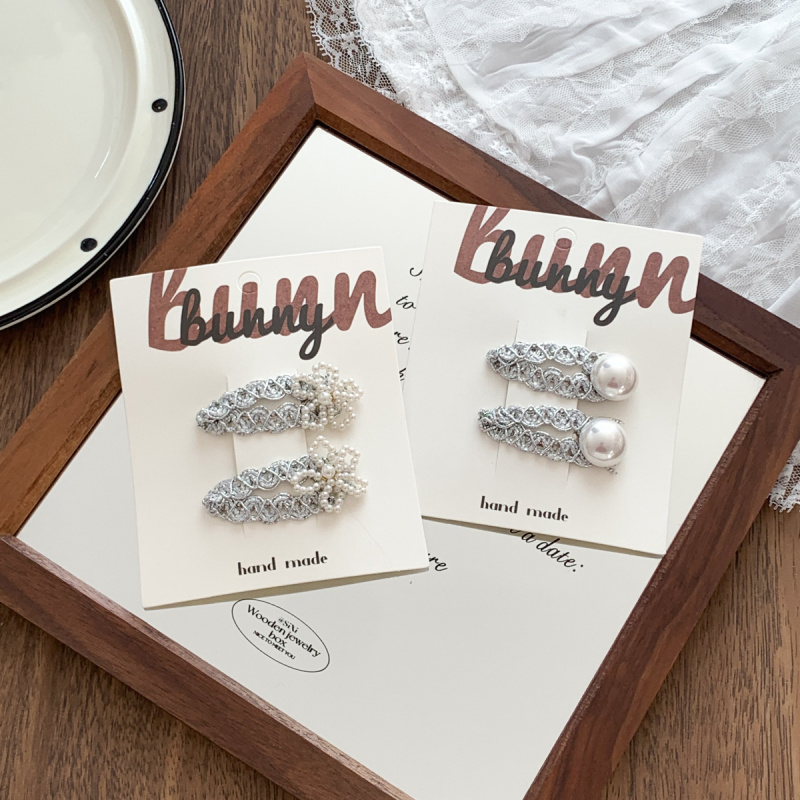 高级感银色编织珍珠爱心儿童发夹