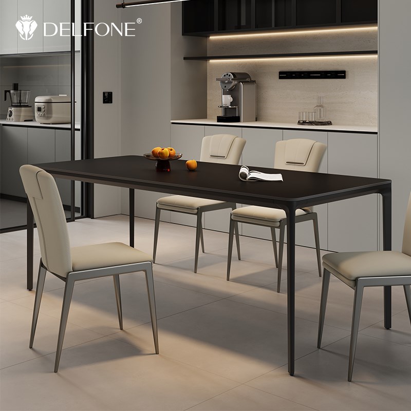 德利丰纯黑岩板餐桌椅2024新款极E简风意式轻奢小户型长方形饭桌