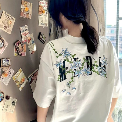 藤蔓花卉字母刺绣短袖T恤女