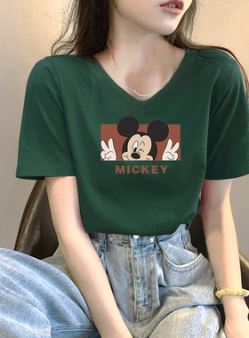 2023年夏季新款墨绿色卡通动漫V领短袖t恤女韩版纯棉宽松上衣ins