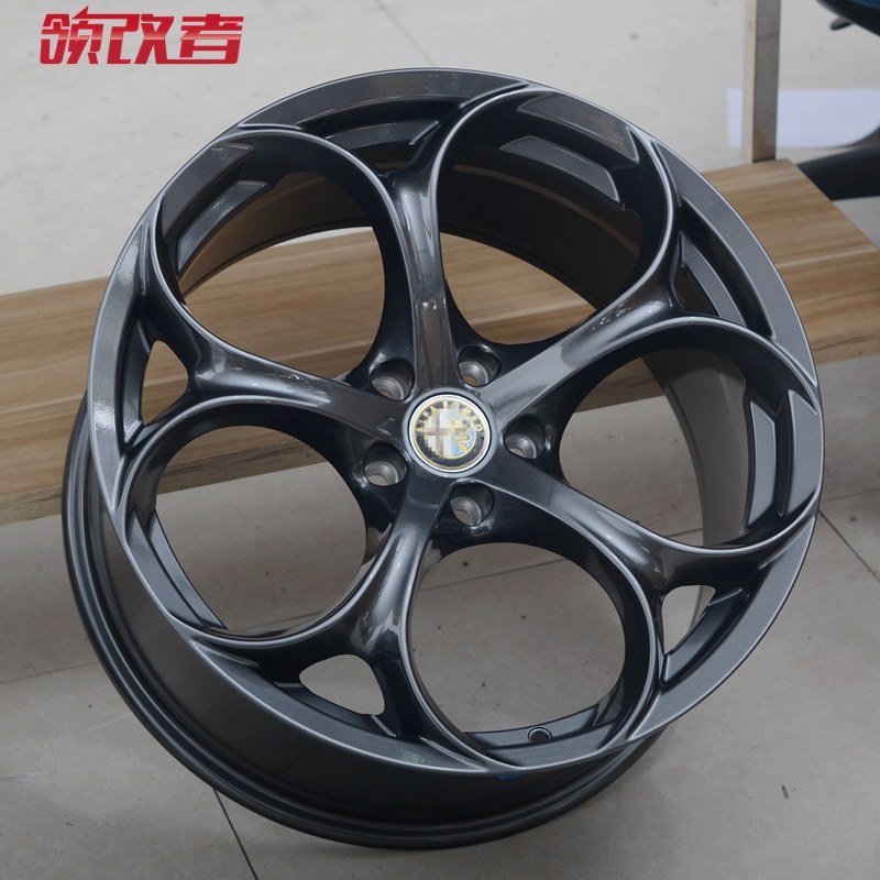 阿尔法·罗密欧四叶草改装轮毂