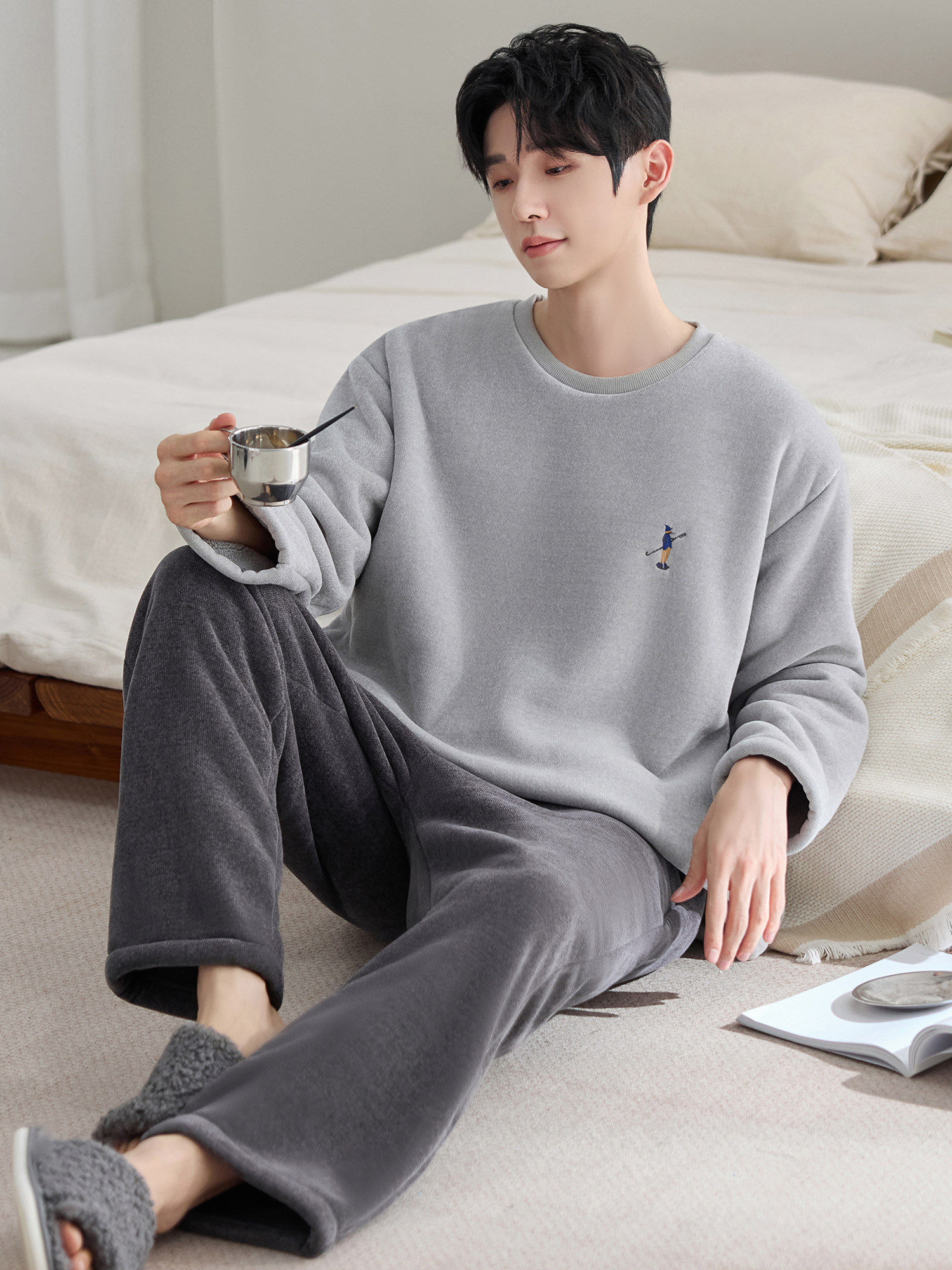 男士睡衣珊瑚绒秋冬季2025新款加厚加绒大码法兰绒保暖家居服套装