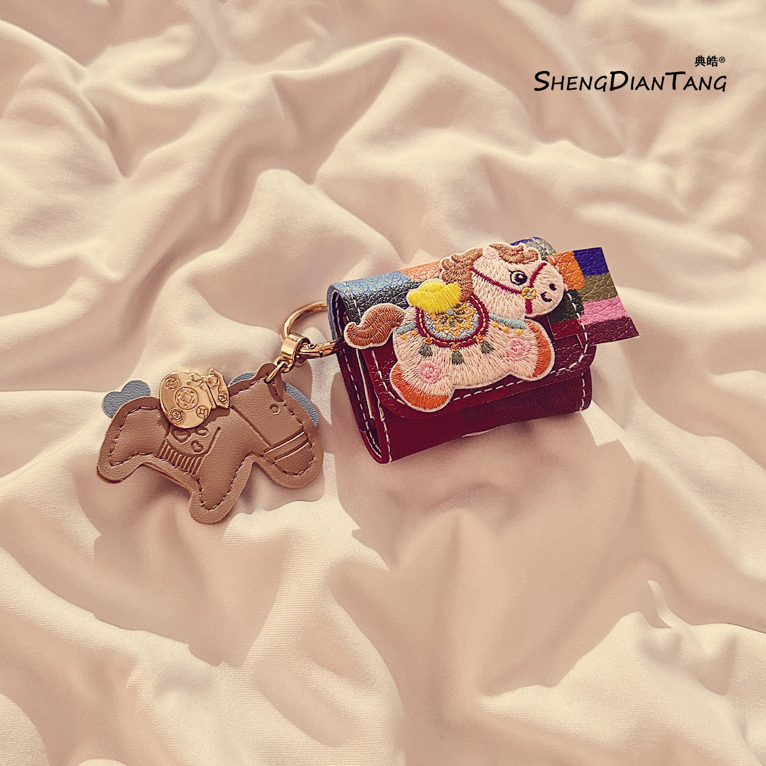 复古拼色皮纹刺绣小马适用苹果Airpods4保护套新款2/3代无线蓝牙耳机软壳Airpods pro创意硅胶卡通女款防摔