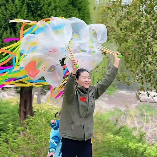 幼儿园彩色飘带塑料袋风
