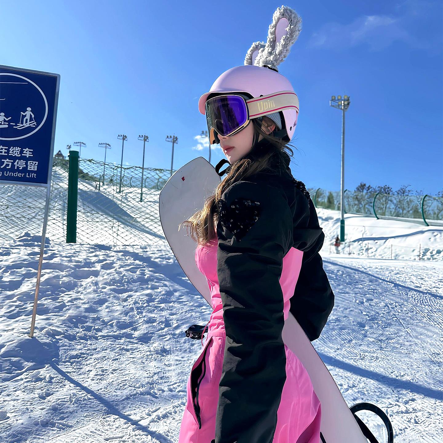 雪地出片神器!滑雪头盔