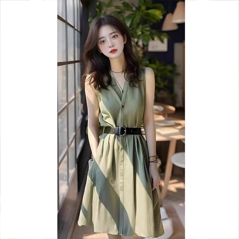 夏季搭配绿色洋装女2026新款轻奢高级感遮肉显瘦今年流行的裙子
