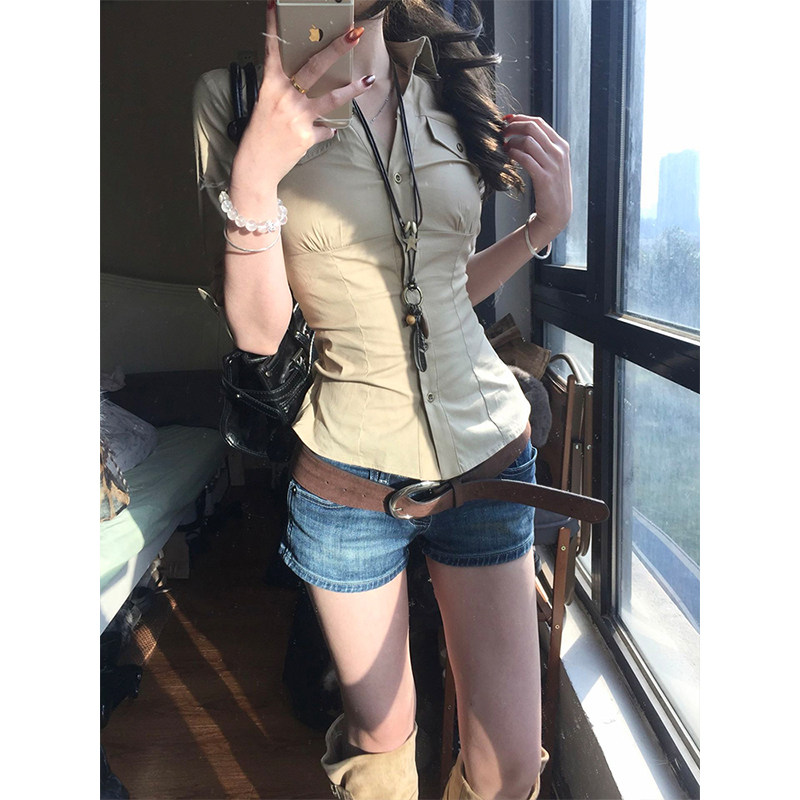 美式辣妹收腰中袖衬衫女夏季高级感正肩半袖衬衣修身显瘦纯欲上衣
