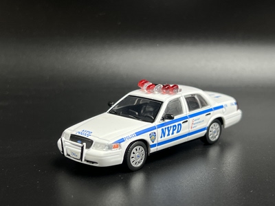 596 福特 金牛座  维多利亚 皇冠 cv警车 1:64 NYPD 合金汽车模型