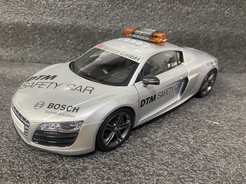 京商 kyosho 1:18 奥迪 R8 Audi DTM 2010 安全车 合金汽车模型