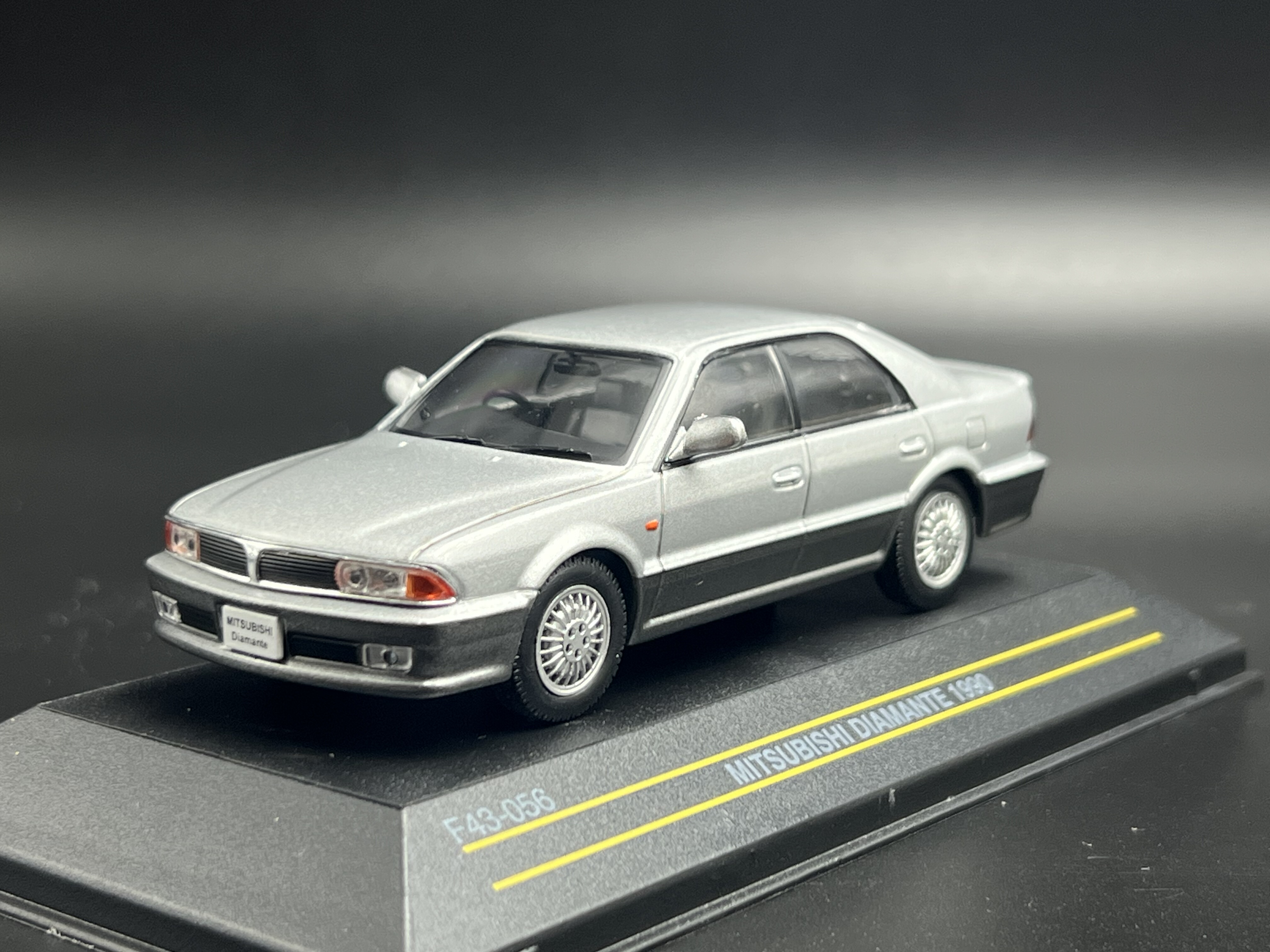First43 1:43 三菱 Mitsubishi Diamante 1990 轿车 合金汽车模型
