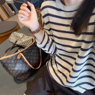 春装女款2026年新款超火减龄上衣设计感打底衣内搭高级感韩系穿搭