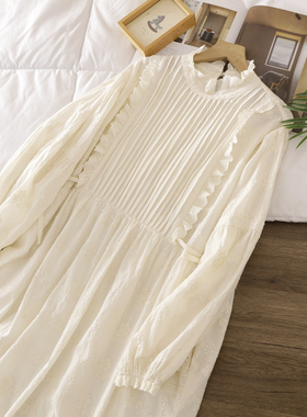 春季女装清新钩花花边立领绣花纯色连衣裙长袖宽松压褶棉麻长裙新