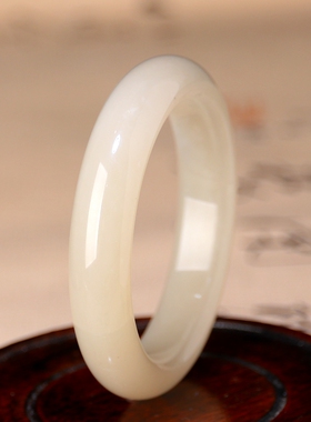 高货收藏级天然玉石和田玉女款