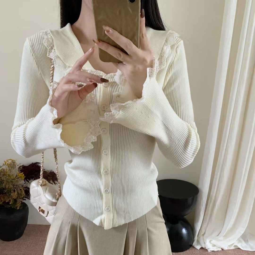 法式蕾丝边娃娃领针织衫女秋季新款别致喇叭袖内搭打底衫毛衣