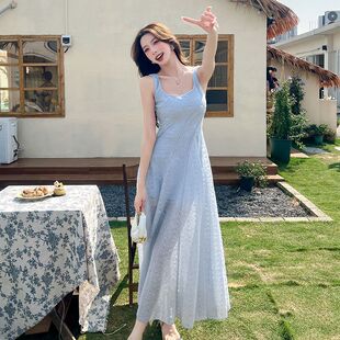 法式蓝色方领吊带连衣裙女夏海边度假气质高级感收腰显瘦蓬蓬长裙