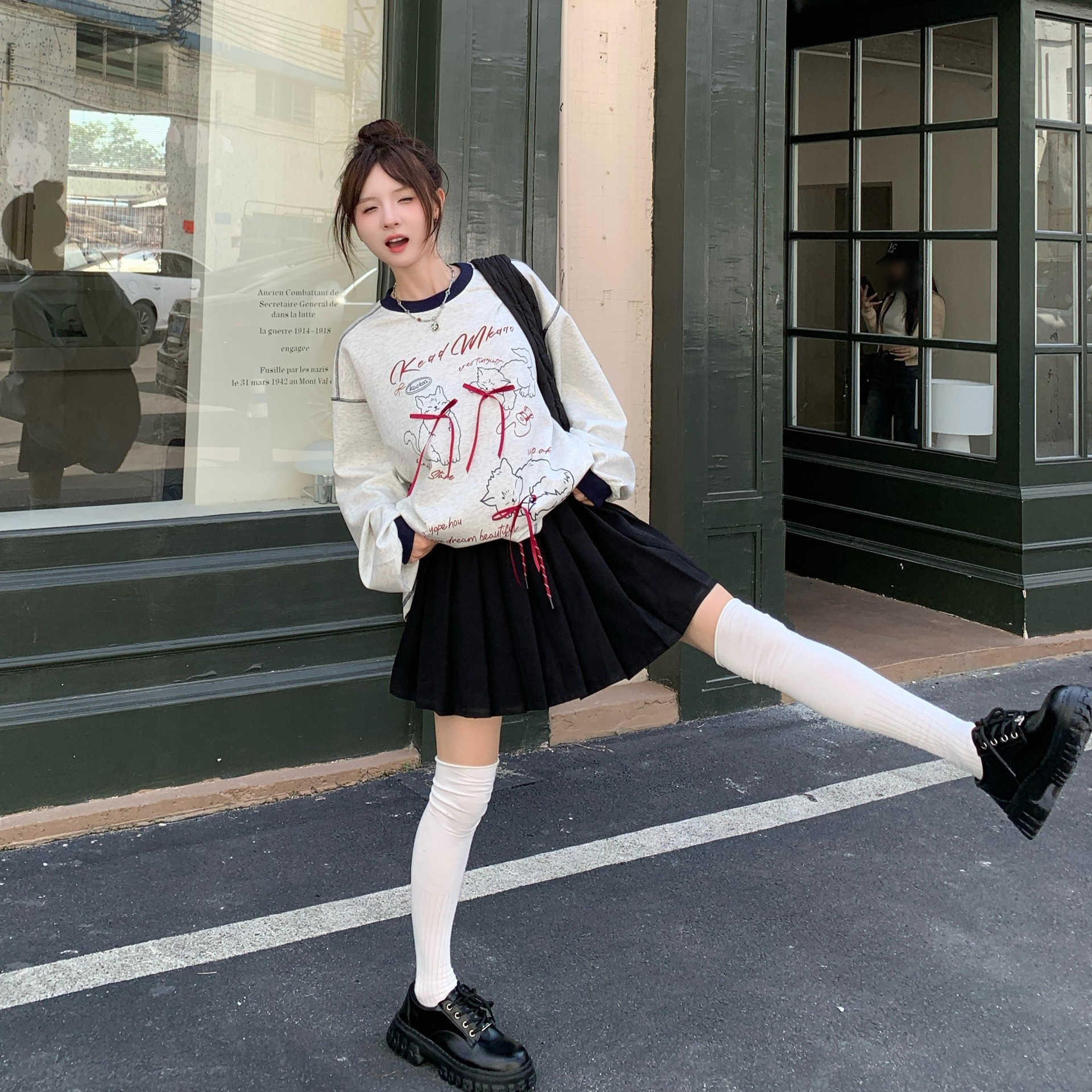 kumikumi美式休闲猫咪蝴蝶结圆领卫衣女2024早秋宽松休闲上衣