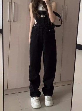 黑色牛仔背带裤女春秋新款宽松减龄高腰显瘦直筒阔腿拖地连体