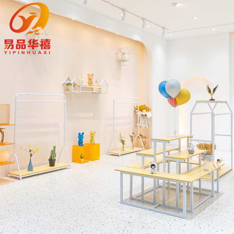 童装店展示架中岛架儿童服装店货架陈列品牌店效果图挂衣架流水台