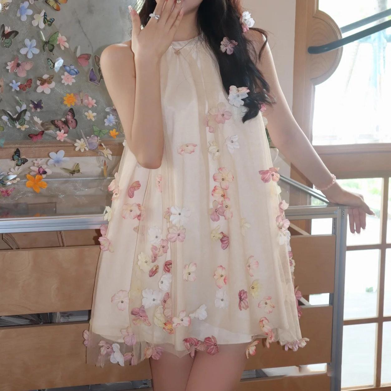 花朵法式挂脖连衣裙夏小个子生日公主裙子高级感2024新款度假风