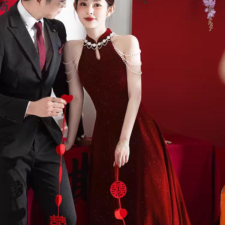 红色旗袍敬酒服新娘女