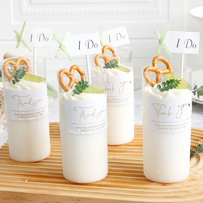 白色方形烫金贴纸直筒杯