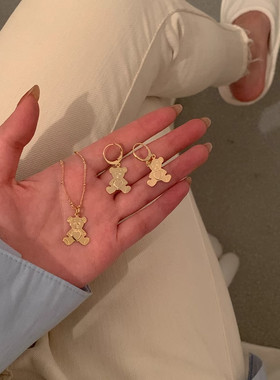 小熊项链耳环套装女2026新款爆款轻奢小众设计感锁骨链高级感颈链