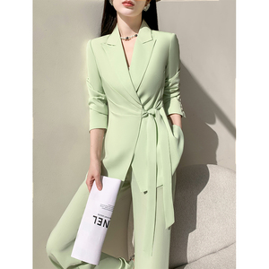 高级感绿色西装套装女气质女神范