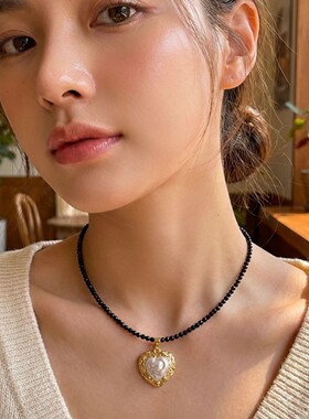 复古黑尖晶爱心项链毛衣链高级百搭春夏百搭饰品天然石