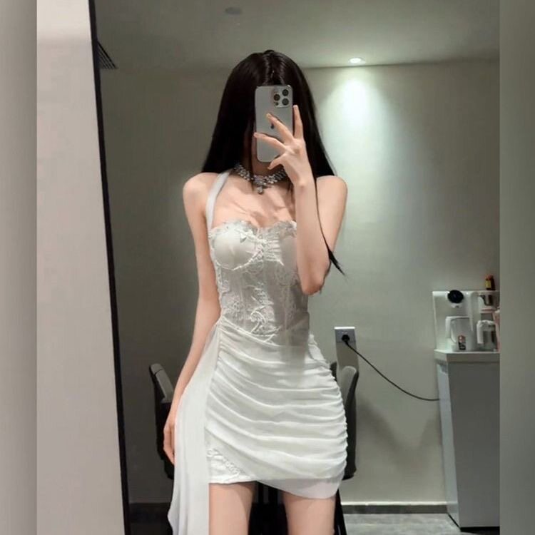 修身高级辣妹气质纯欲风mm法式吊带连衣裙褶皱收腰显瘦名媛短裙