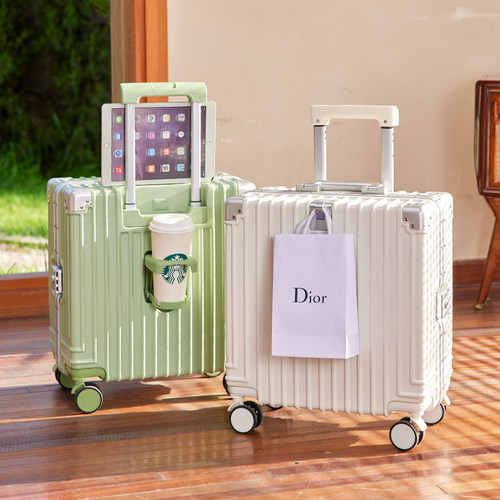 前置挂钩解放双手  后置杯架  usb充电接口